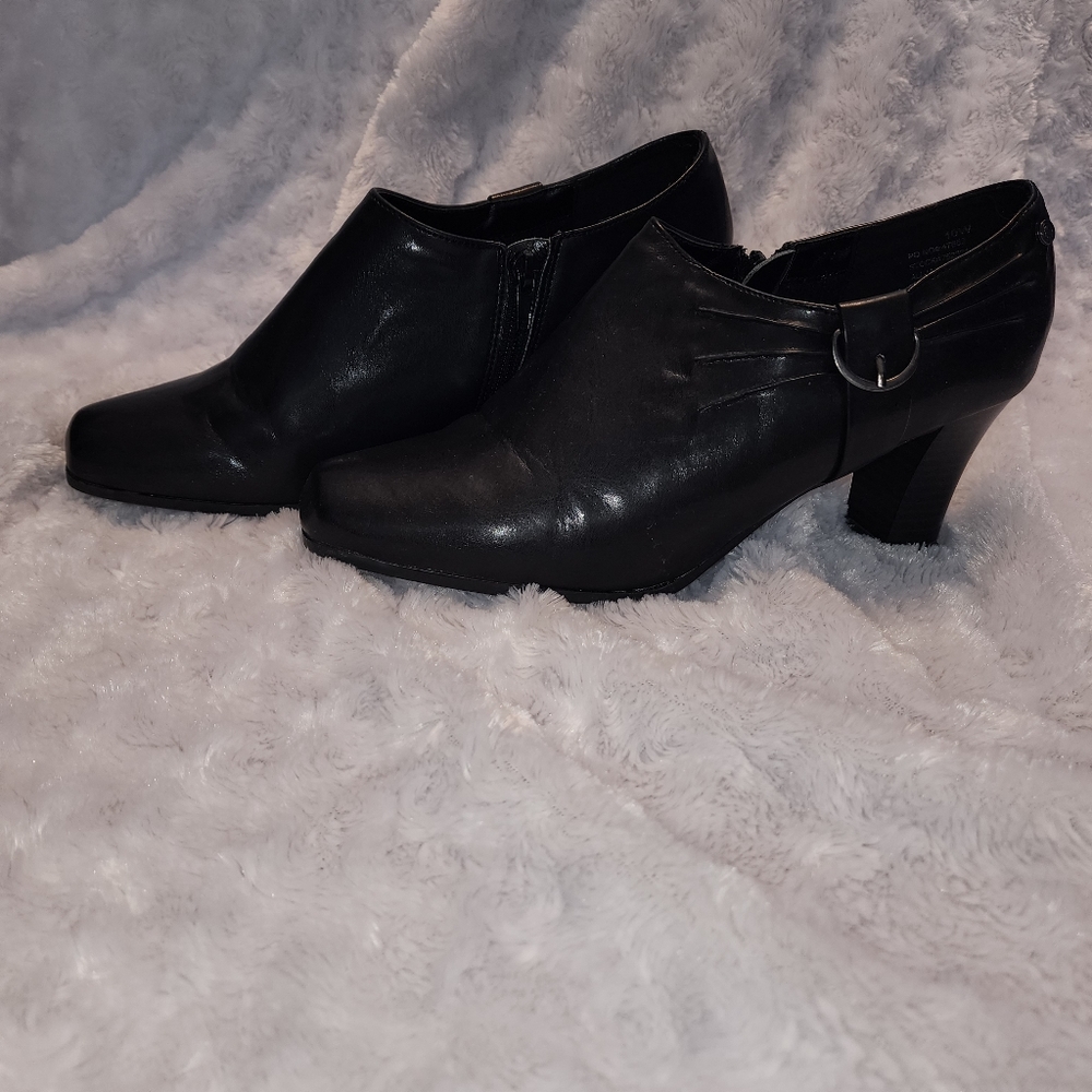 Shoe booties